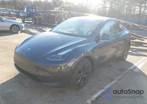 2024 Tesla Model Y Long Range Dual Motor All-Wheel Drive from USA, damaged, VIN 7SAYGDEE0RA331282
